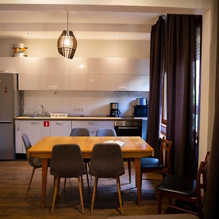 Central Sofia 3-Bedroom Apartment - Urban Art Gallery - Free Parking! Exterior photo